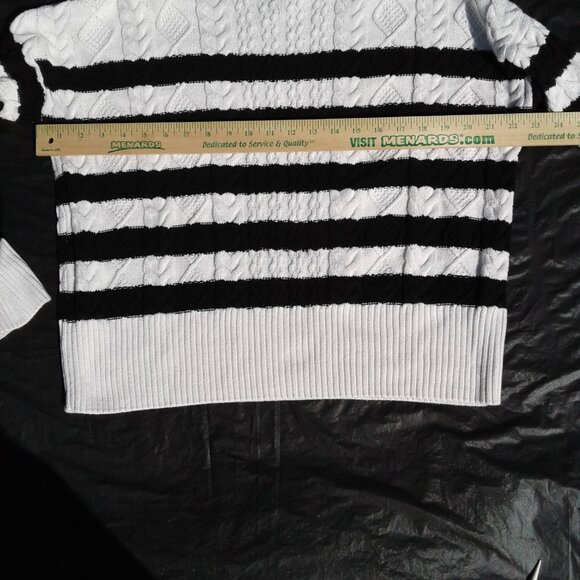 $5/25 Tahari Striped Sweater M - Picture 4 of 7